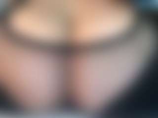 thickfreakylatina's Live Sex Cam Show