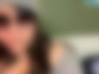 thickfreakylatina's Live Sex Cam Show