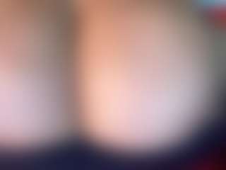 thickfreakylatina's Live Sex Cam Show