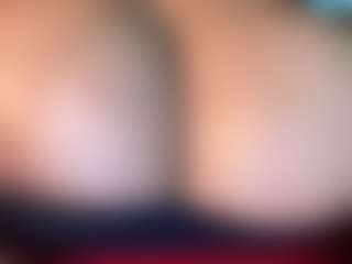 thickfreakylatina's Live Sex Cam Show