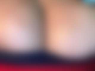 thickfreakylatina's Live Sex Cam Show
