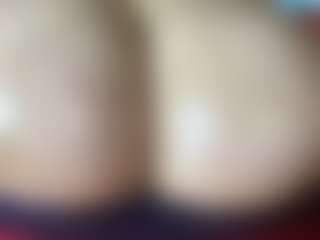 thickfreakylatina's Live Sex Cam Show