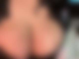 thickfreakylatina's Live Sex Cam Show
