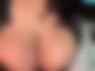 thickfreakylatina's Live Sex Cam Show