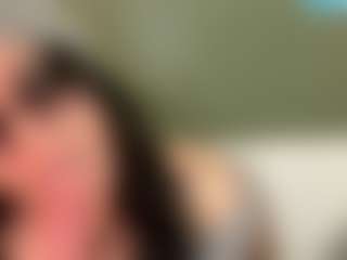 thickfreakylatina's Live Sex Cam Show