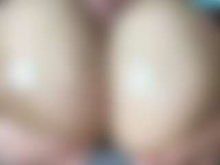 thickfreakylatina's Live Sex Cam Show