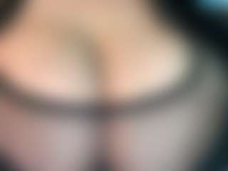 thickfreakylatina's Live Sex Cam Show