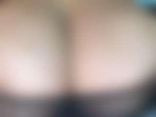 thickfreakylatina's Live Sex Cam Show