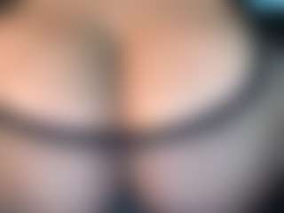 thickfreakylatina's Live Sex Cam Show