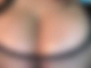 thickfreakylatina's Live Sex Cam Show