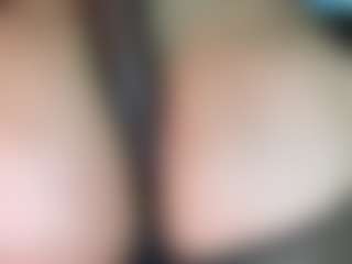 thickfreakylatina's Live Sex Cam Show