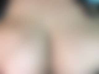 thickfreakylatina's Live Sex Cam Show