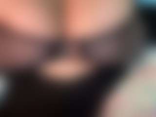 thickfreakylatina's Live Sex Cam Show