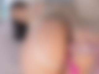 Live cam show with Coco D'Amore - Average on Camsoda
