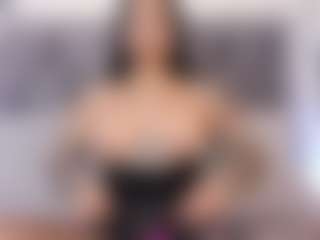 Live cam show with Coco D'Amore - Black Squirt on Camsoda