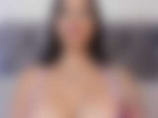 Live cam show with Coco D'Amore - Natural on Camsoda
