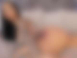 Live cam show with Coco D'Amore - Strip Black on Camsoda