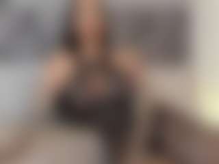 Live cam show with Coco D'Amore - Strip on Camsoda