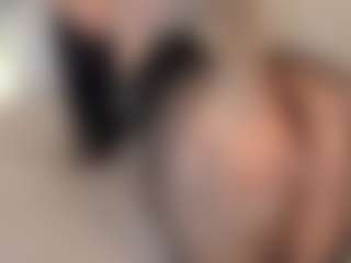 Live cam show with Coco D'Amore - Blowjob on Camsoda