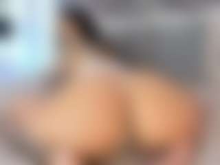 Live cam show with Coco D'Amore - Public on Camversity