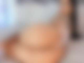 Live cam show with Coco D'Amore - Shaved Pussy on Camsoda