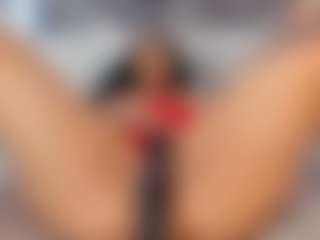 Live cam show with Coco D'Amore - Black Amateur on CamClone
