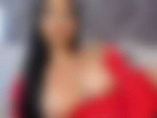 Live cam show with Coco D'Amore - Average on AdultVida.com