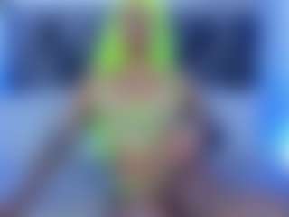 Live cam show with Coco D'Amore - Ebony Lush on Fit Hotties