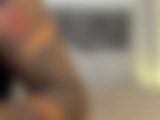 Live cam show with Coco D'Amore - Deepthroat on Livezox