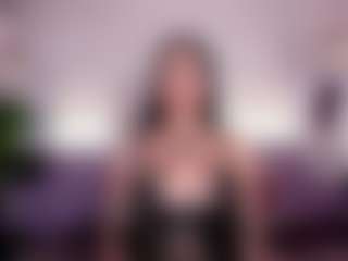 Live cam show with Coco D'Amore - Striptease on 1on1-livenow