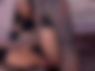 Live cam show with Coco D'Amore - Black Lush on Hubzter Live