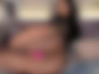Live cam show with Coco D'Amore - Black Squirt on WildCum