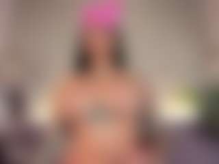 Live cam show with Coco D'Amore - Amateur Big Tits on xplaylive.com