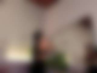 Live cam show with Coco D'Amore - Deepthroat on Camsoda