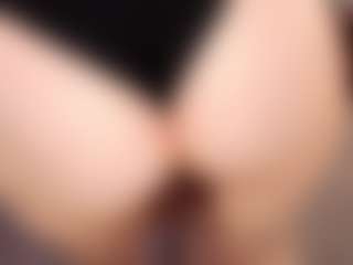Live cam show with pawzzy - Green Eyes on TastyBlacksLive