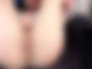Live cam show with Ana - Striptease Young Adult on livesuperchat.net