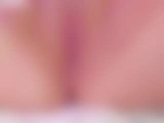 Live cam show with cuttehanna18 - Orgasm on Camsoda