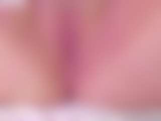 cuttehanna18's Live Sex Cam Show