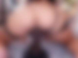 Live cam show with Lexi - Curvy Small Tits on Camsoda
