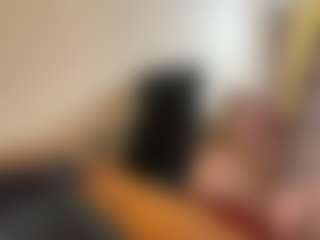 Live cam show with devil15Anna - Green Eyes on Mixed Magazine Live