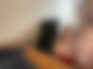 Live cam show with devil15Anna - Average on Milfs Live