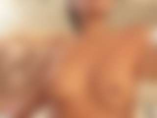 Ikia-Lopezz's Live Sex Cam Show