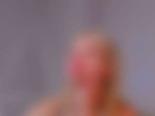 Live cam show with Carol - Green Eyes on CamClone