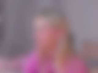 Live cam show with Carol - Upskirt on Milfs Live