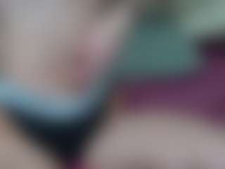 Live cam show with Carol - Upskirt on fapnchat