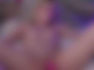 Live cam show with Carol - Upskirt on Camsoda