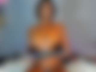 Live cam show with NAOMY COOPER - Public Curvy on liverealitysex.com