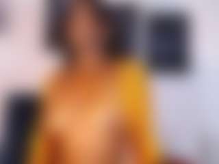 Live cam show with NAOMY COOPER - Black Shaved Pussy on Hubzter Live