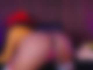 Live cam show with NAOMY COOPER - Small Tits on SpunkLive
