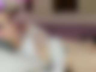 Live cam show with Naughty_Cherry - Average on TeamSkeetLive